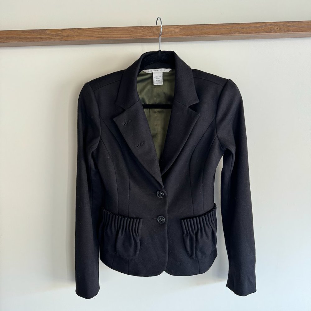 DVF Diane Von Furstenberg Black Cropped Blazer